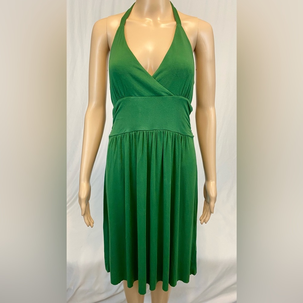 The Limited Green Midi Halter Dress
Size:M
Fabric:94% Rayon 6% Spandex